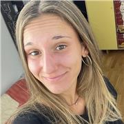 Profesora de inglés con experiencia trabajando de manera presencial u online